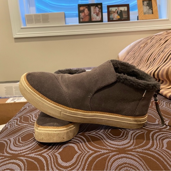 Tom’s booties size 9. - Picture 3 of 5